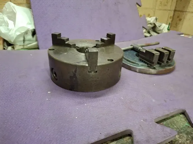 PLACA UNIVERSAL 250 MM PARA TORNO MECÂNICO