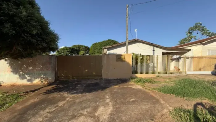 Terreno com duas casa já locadas
