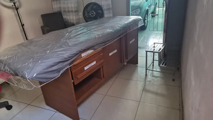 Vendo maca de atendimento estético