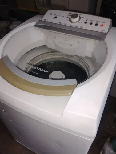 Vende se uma máquina de lavar Brastemp ative