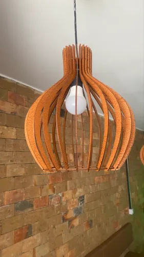 3 luminárias em madeira