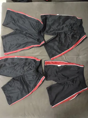 Bermudas Colégio Sagrada Família - tamanho 8, 12 e 14