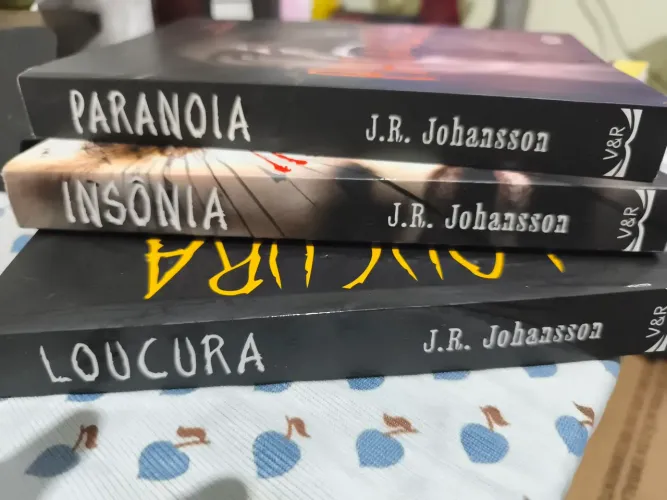 Trilogia, paranóia insônia Loucura