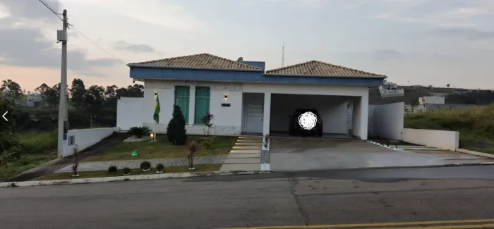 Vende-se ou Vende-se ou Permuta-se Casa em Condomínio Fechado
