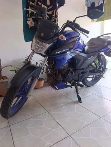 Vendo moto Yamaha factor 150 DX azul