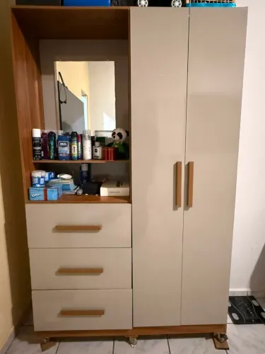 Guarda roupa solteiro semi novo