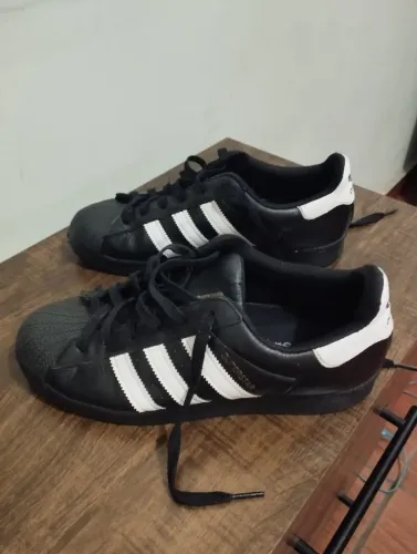 Tênis Adidas Superstar