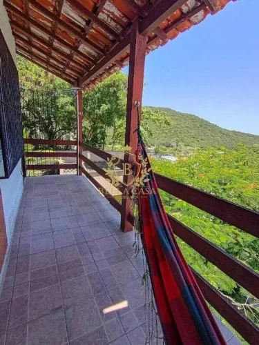 Casa à Venda | 2 Quartos | Condomínio Bosque do Peró, Cabo Frio/RJ