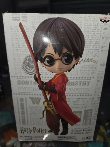 BONECO HARRY POTTER  QUIDDITCH STYLE BANPRESTO