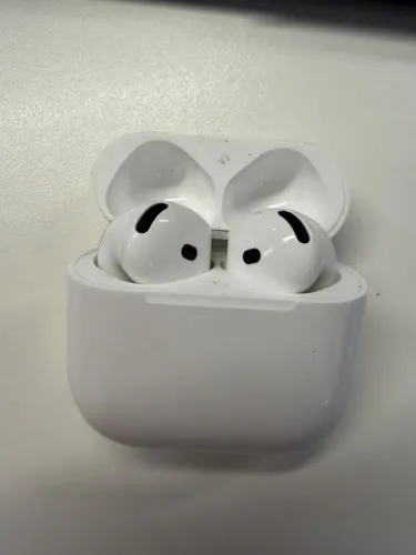 Airpods 4 com cancelamento de ruído