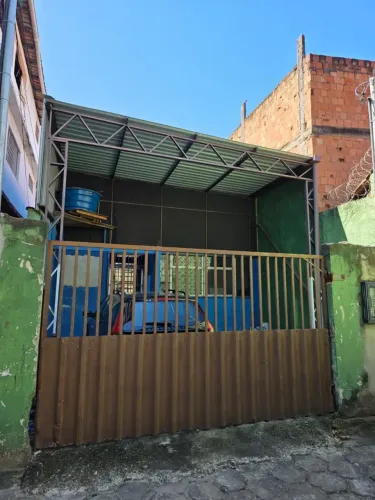 Galpão 250m² em Santa Lúcia Pé Direito Duplo, Pronto para Uso e Localização Estratégica