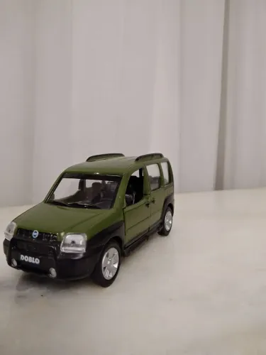 Miniatura Fiat Doblo Adventure-metal 
