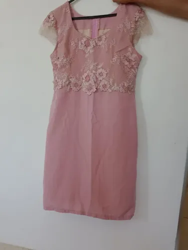 Vestido com renda salmão 