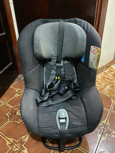 Cadeira infantil para auto Maxi-Cosi Milofix Isofix 0-18kg