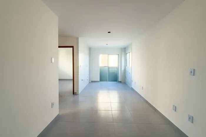 Apartamento com 2 Dormitórios, Ambientes Integrados e Sacada