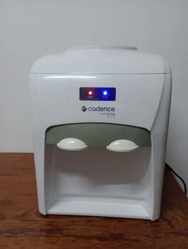 Bebedouro refrigerado Cadence 