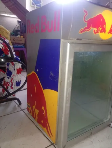 Expositor red bull