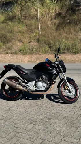 HONDA CB300R 2011 ÓTIMO ESTADO