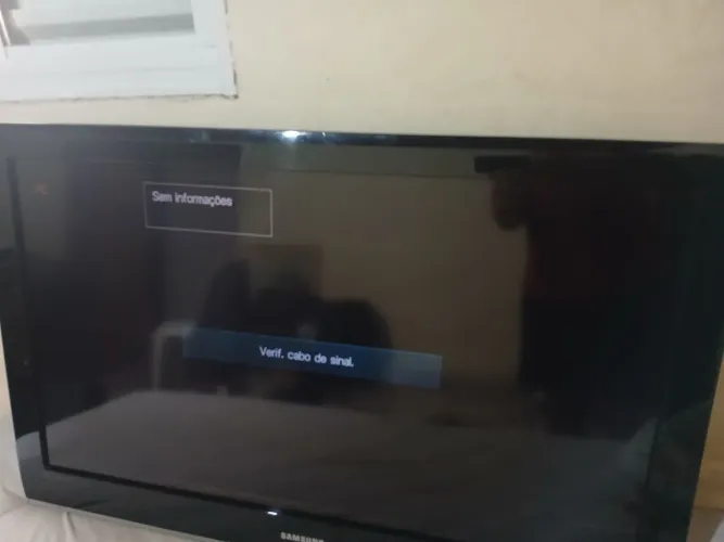 Tv Samsung LN40B530P2M 40 polegadas, funcionando, mas com defeito