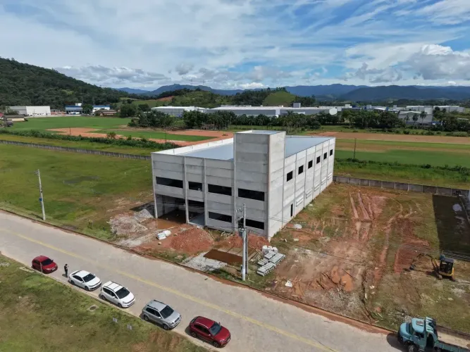Galpão de 1237,77mts em condomínio fechado - Biguaçu - SC