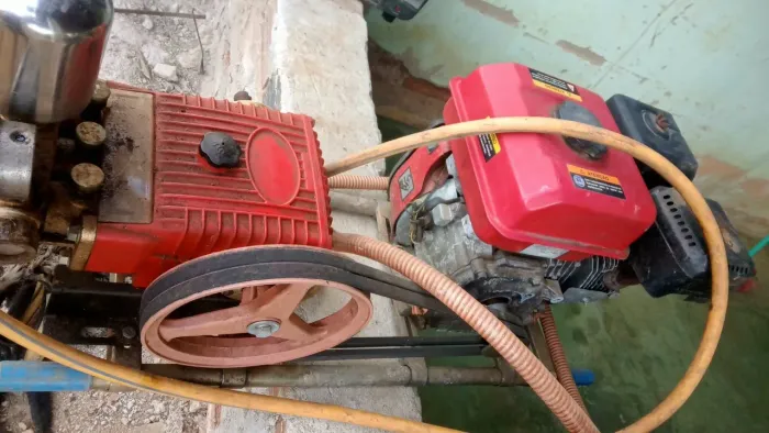 Vendo pulverizador kawachima motor a gasolina com 7,5 cv e bomba completa