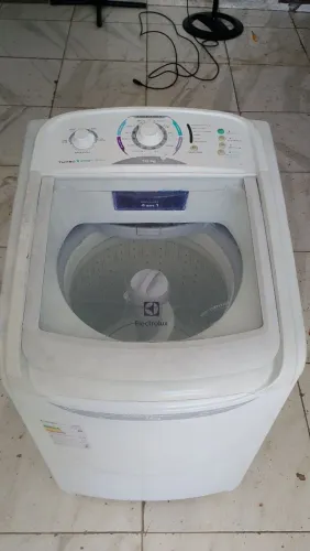 Máquina de lavar roupa Eletrolux 10.kg. 500.00 aceito cartão vc quiser faço entrega