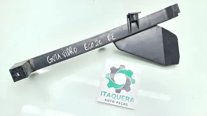 Canaleta Guia Vidro Dianteiro Esquerda Ford Ecosport 2020 Preto
