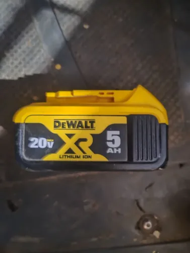 Vendo bateria Dewalt original nova 5ah