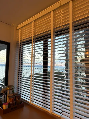 3 Persianas / Cortinas de madeira branca