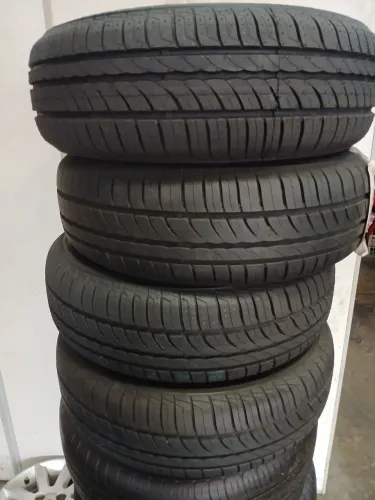 Jogo de pneus 175/65r14 pirelli P1 