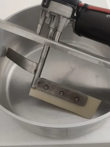 Panela para preparar massa de brigadeiro