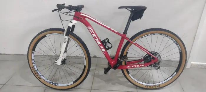 Vesúvio carbono, oportunidade única. Vendendo barato p comprar outra nova.