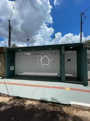 CASA TÉRRA COM 2 SUÍTES SENDO 1 SUÍTE MASTER