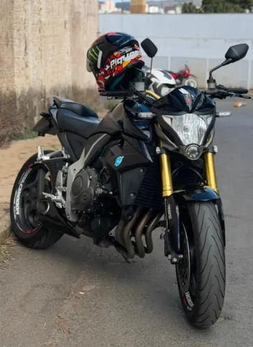 CB 1000R - Conservada