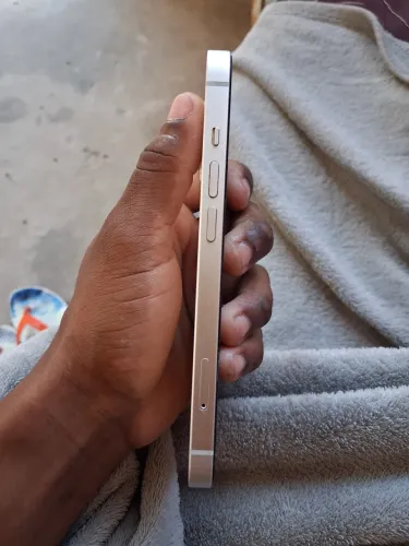 Vende-se iPhone 13