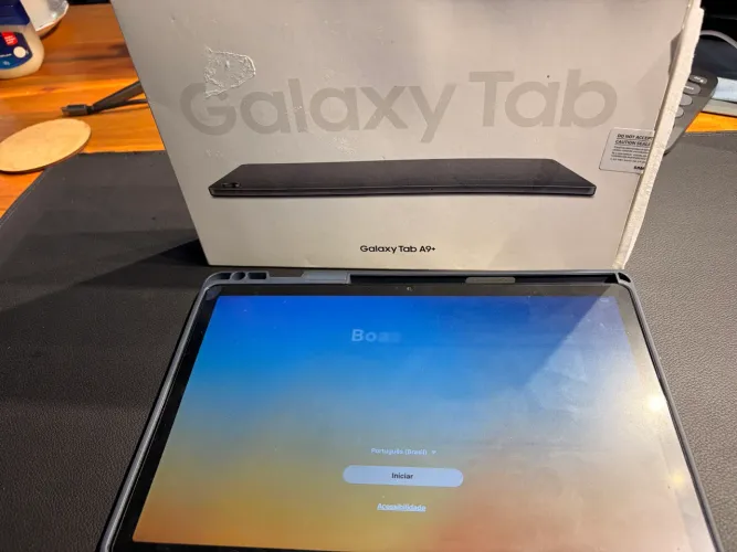 Galaxy A9+ com 11 polegadas