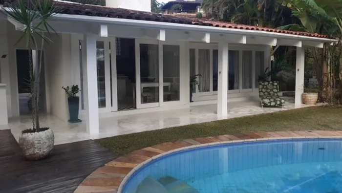 Linda Casa em Ilha Bela na Praia do Julião 