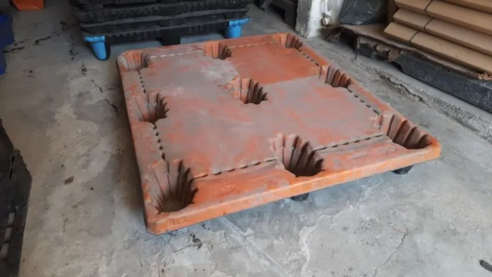 Pallets Pallet Palete de Plástico Correio Americano usados (11) 9.4730-9331