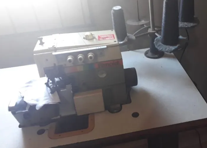 Máquina de costura overloque 