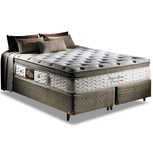 Quarto cama colchão Queen malas Ensacadas