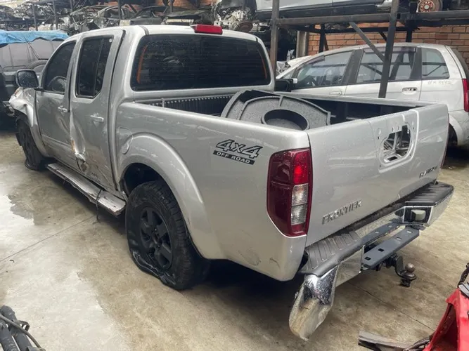 SUCATA NISSAN FRONTIER 2014/2014 2.5 190 cv 