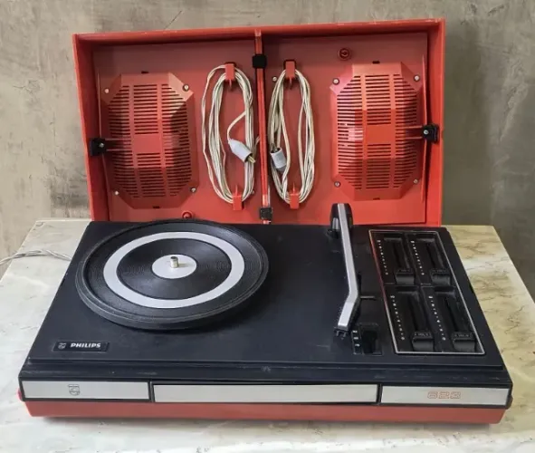 vitrola philips 623 em estado de nova