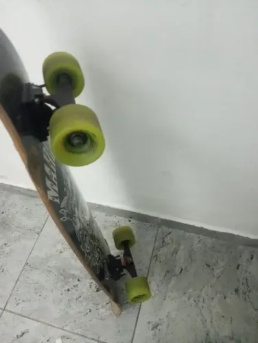 skate longboard semi-novo ótimo estado