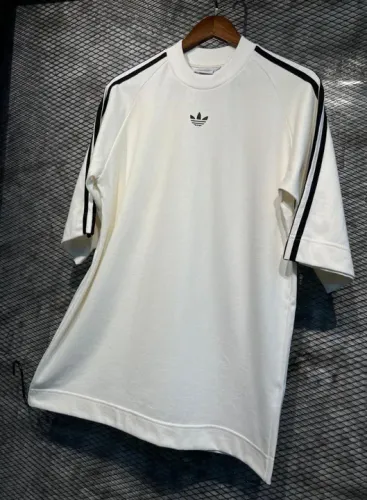 Camisa Oversized MALHÃO COM GOLA ALTA ADIDAS<br>