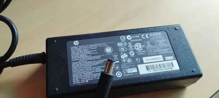 Fonte Grande HP 18.5V 6.5A para Notebook