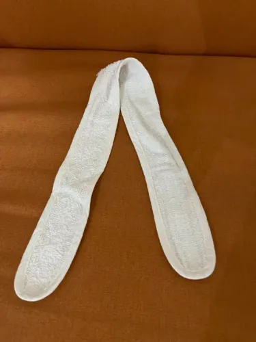Faixa branca cabelo acolchoado marca Stek com velcro nova