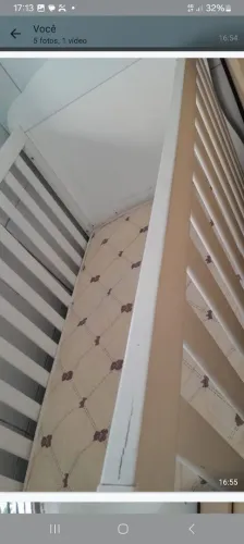 Berço de madeira branco