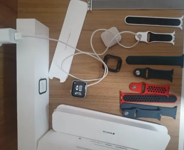 Apple Watch + pulseira Silver Series 4 original + protetor preto+pulseiras seminovo