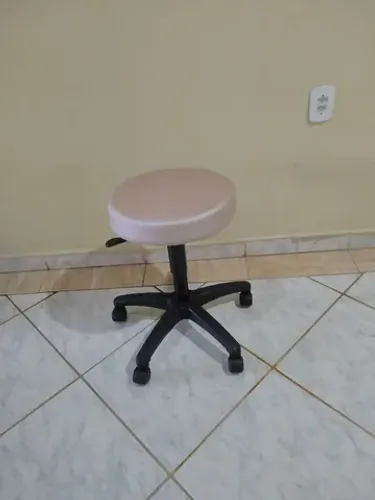 Quer subir o nível do seu negócio? Cadeira Mocho para Estética