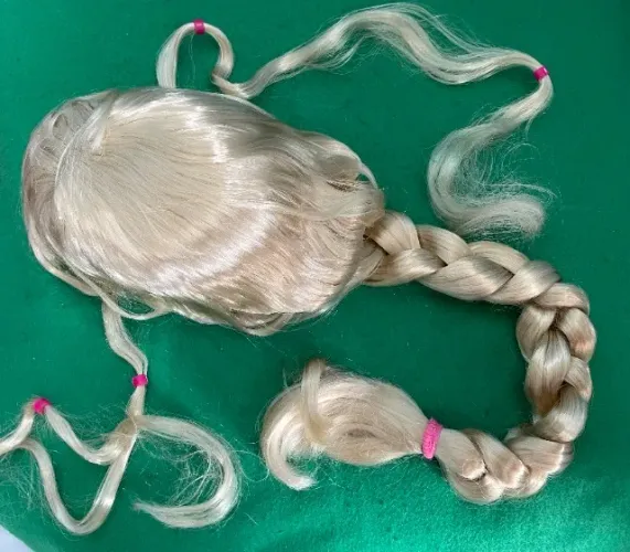 Peruca com trança - 80cm